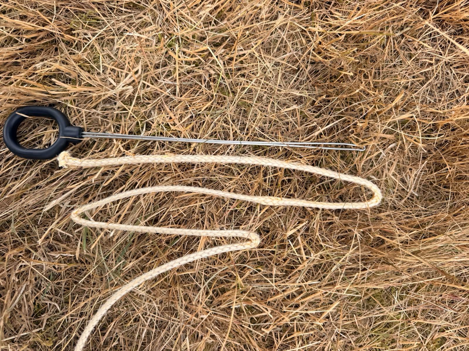 Pak een kabel bij het gebroken punt, en meet vanaf het uiteinde 2.5x de lengte van de splitpen. Knik de kabel op 1x de splitpen-lengte, 2x de splitpen-lengte en 2.5 keer de splitpen-lengte. (Zo weet je waar .jpeg